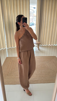Conjunto top e calça bombacha camel