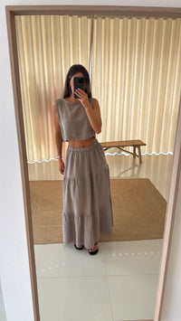 Conjunto de linho taupe com saia