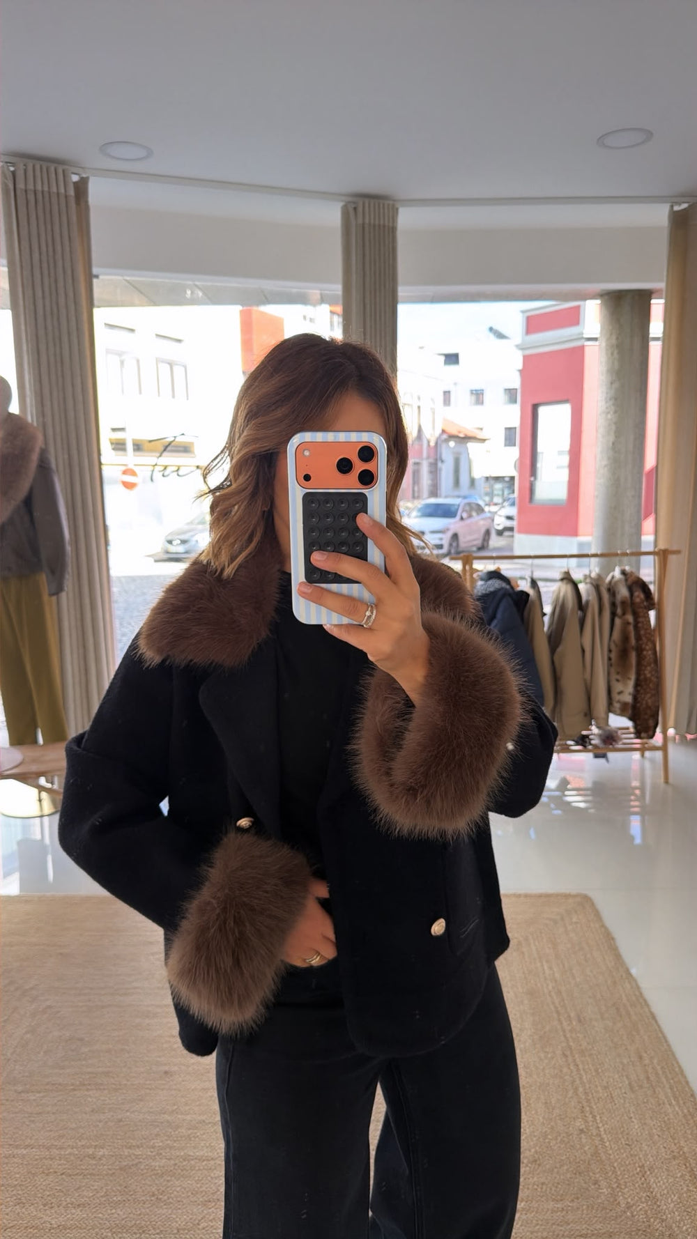 Casaco de malha com pelo