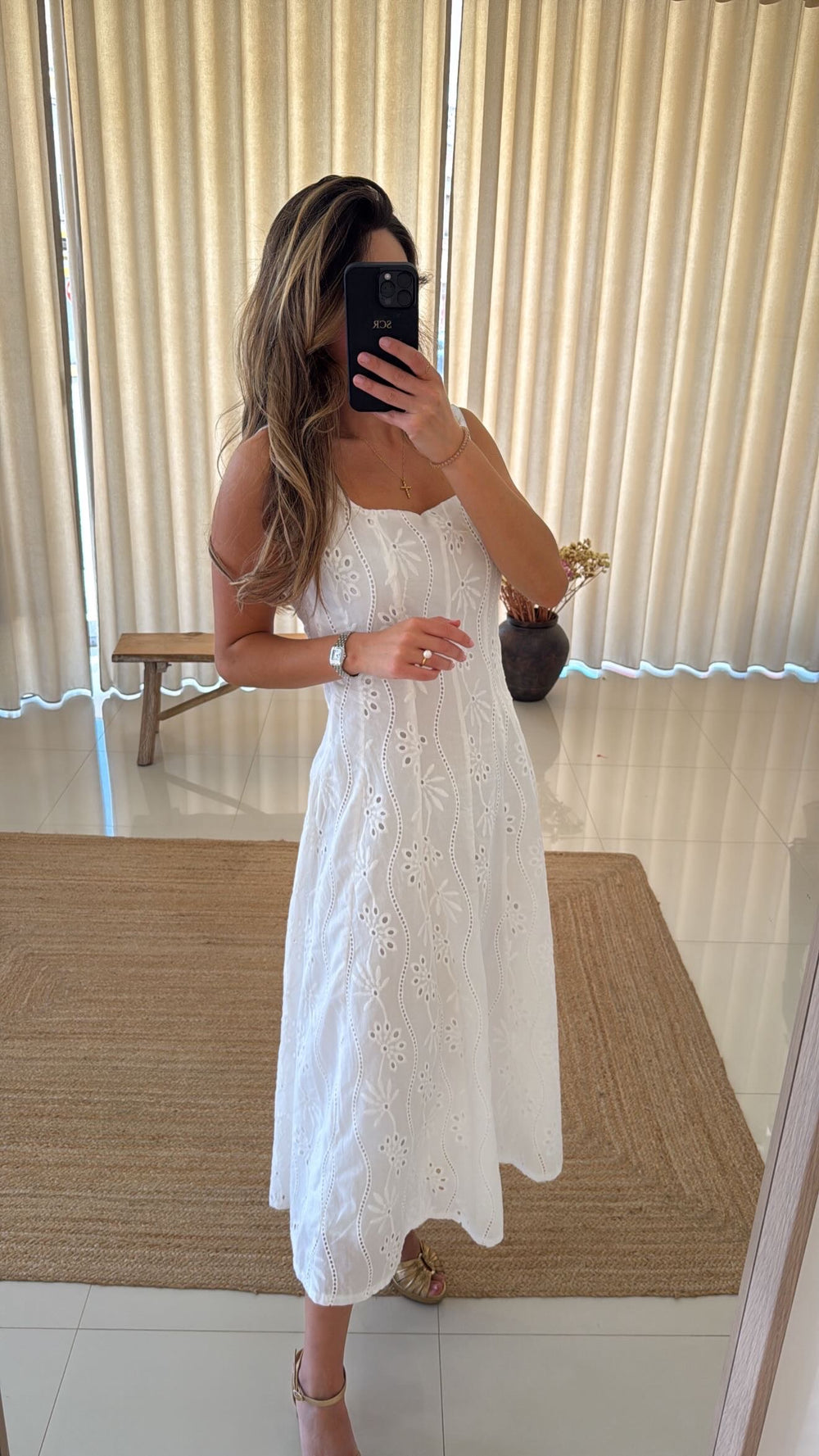 Vestido branco bordado inglês