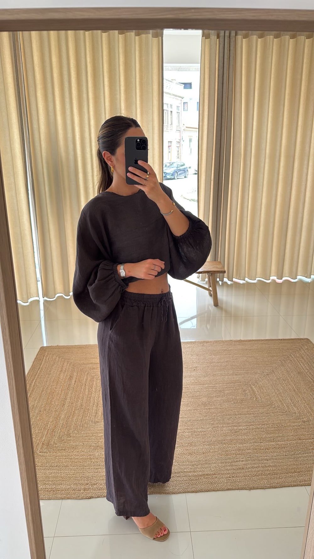 Conjunto blusa e calça castanho