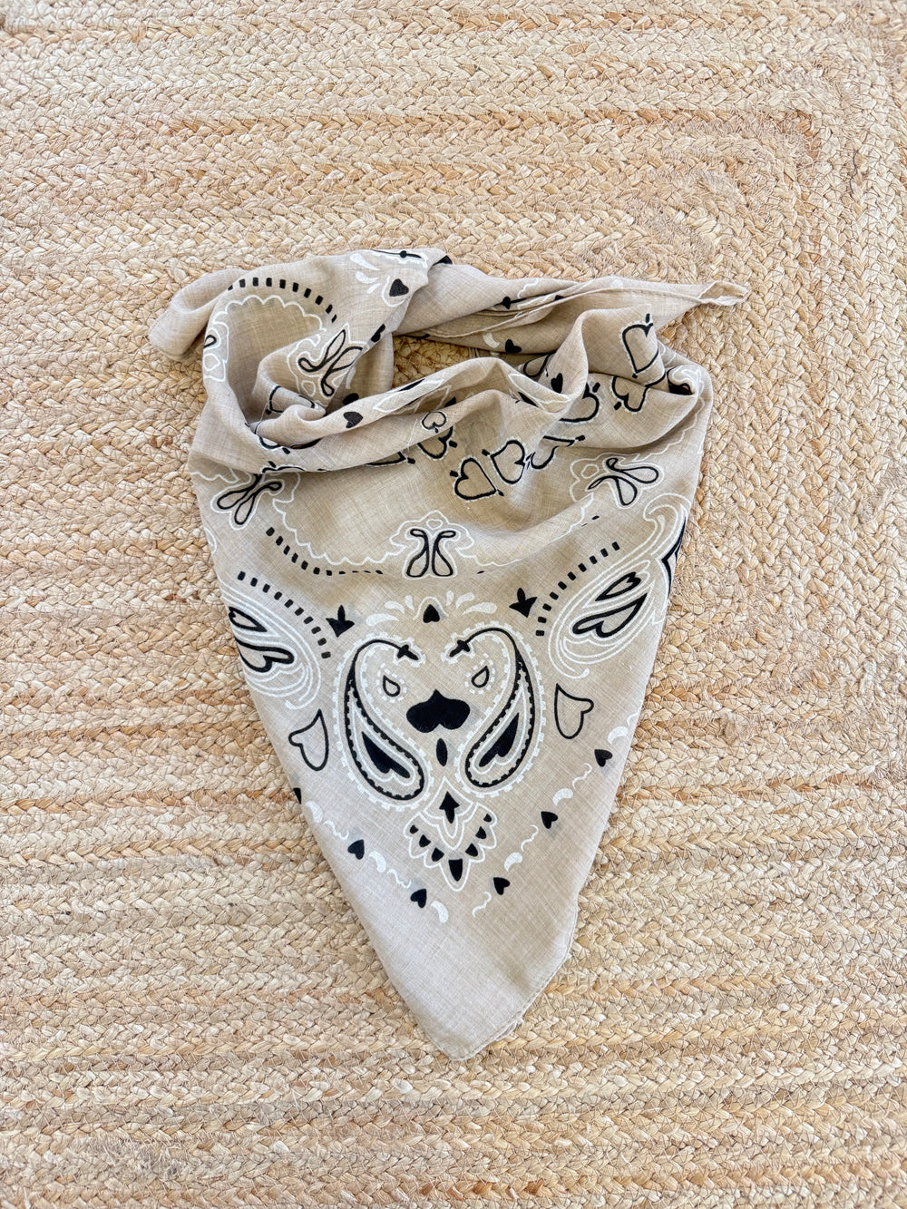 Lenço bandana quadrado bege