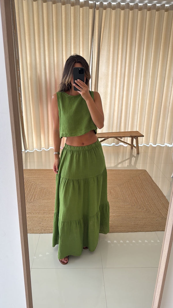 Conjunto de linho verde com saia