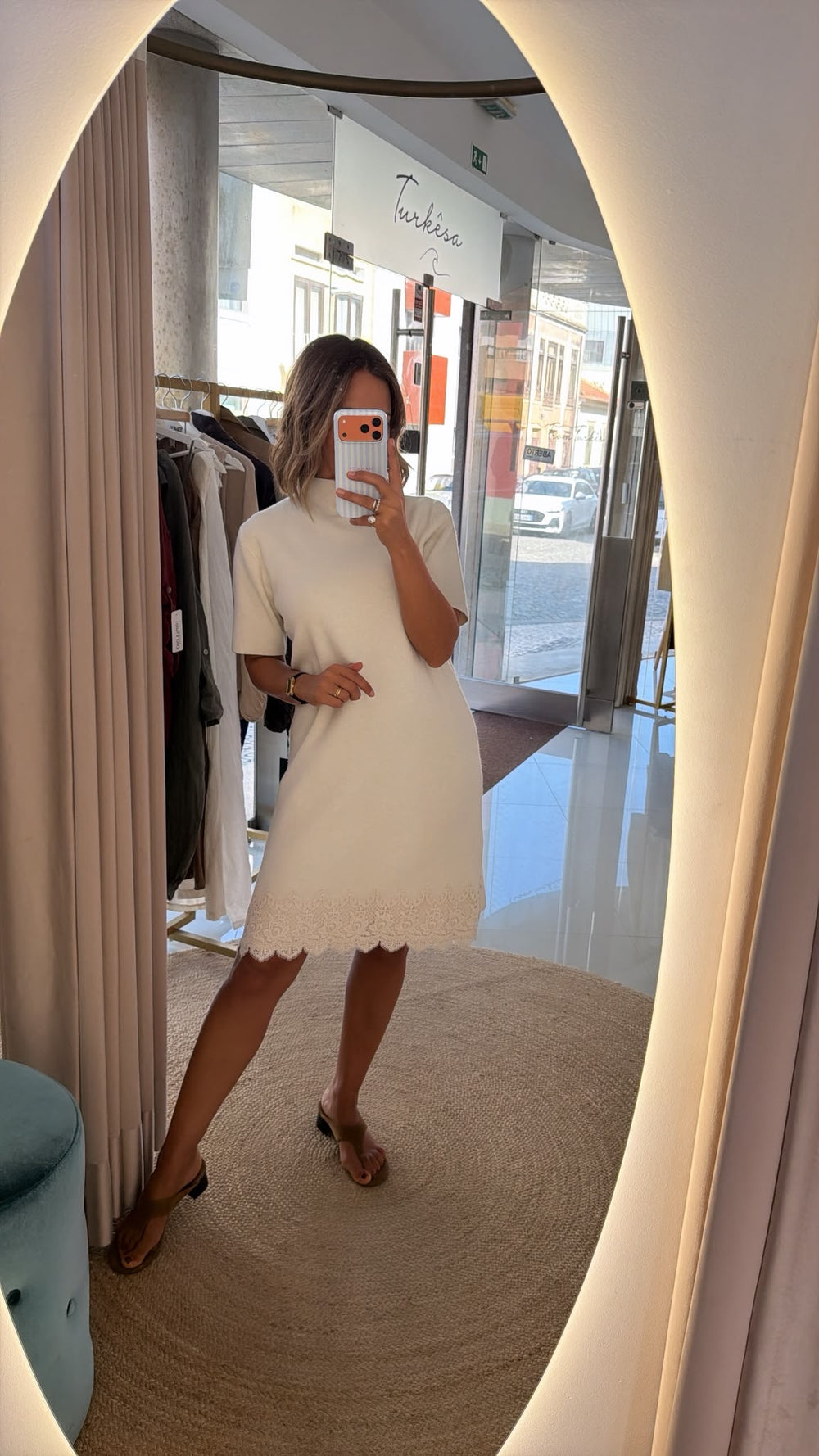 Vestido de malha com renda