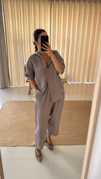 Conjunto linho calça mom fit taupe