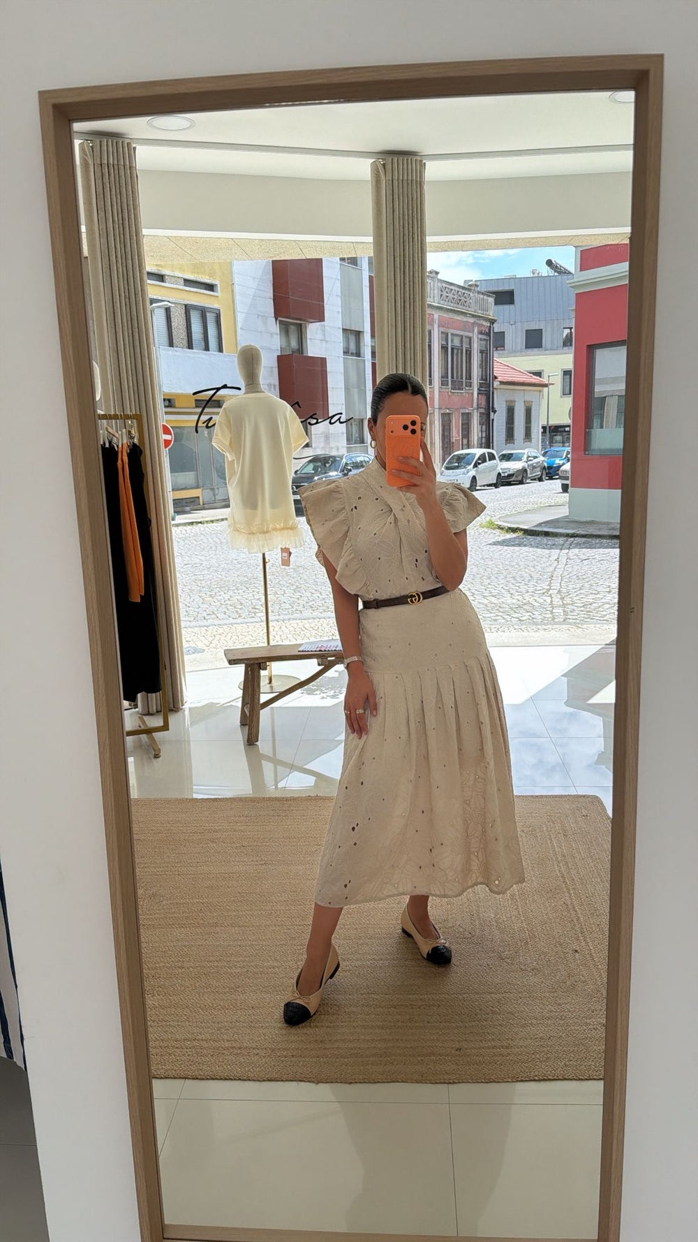 Vestido bordado inglês bege