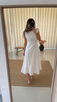 Vestido de linho em branco