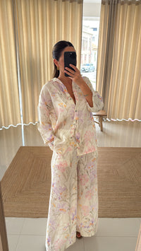 Conjunto de linho florido