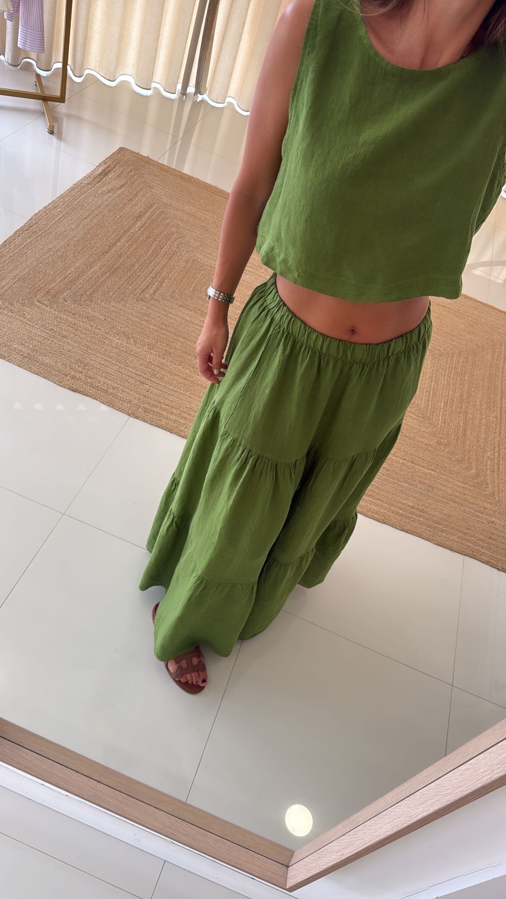 Conjunto de linho verde com saia