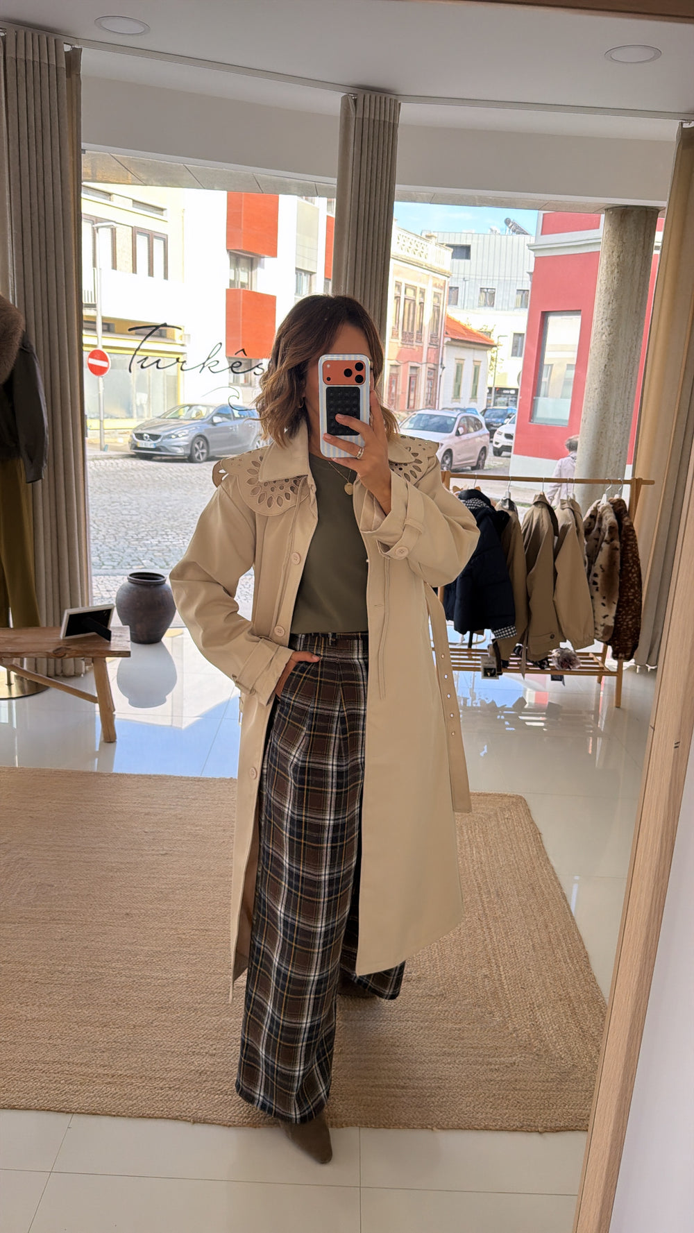 Calça Mochy xadrez castanho