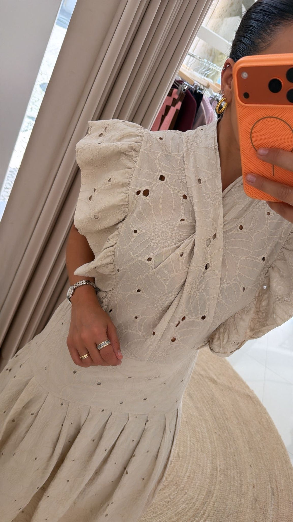 Vestido bordado inglês bege