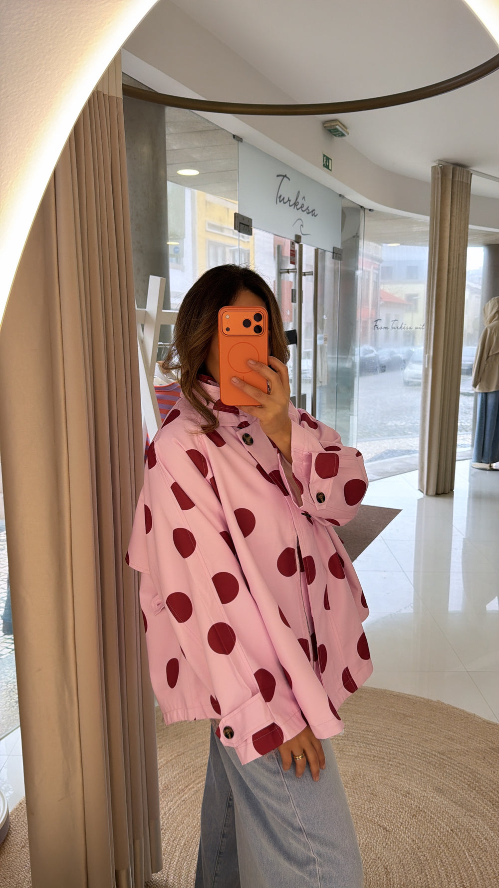 Parka Rosa Bolas vermelhas