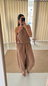 Conjunto top e calça bombacha camel
