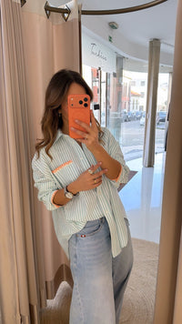 Camisa às Riscas Verde Água com Detalhes Laranja