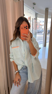 Camisa às Riscas Verde Água com Detalhes Laranja