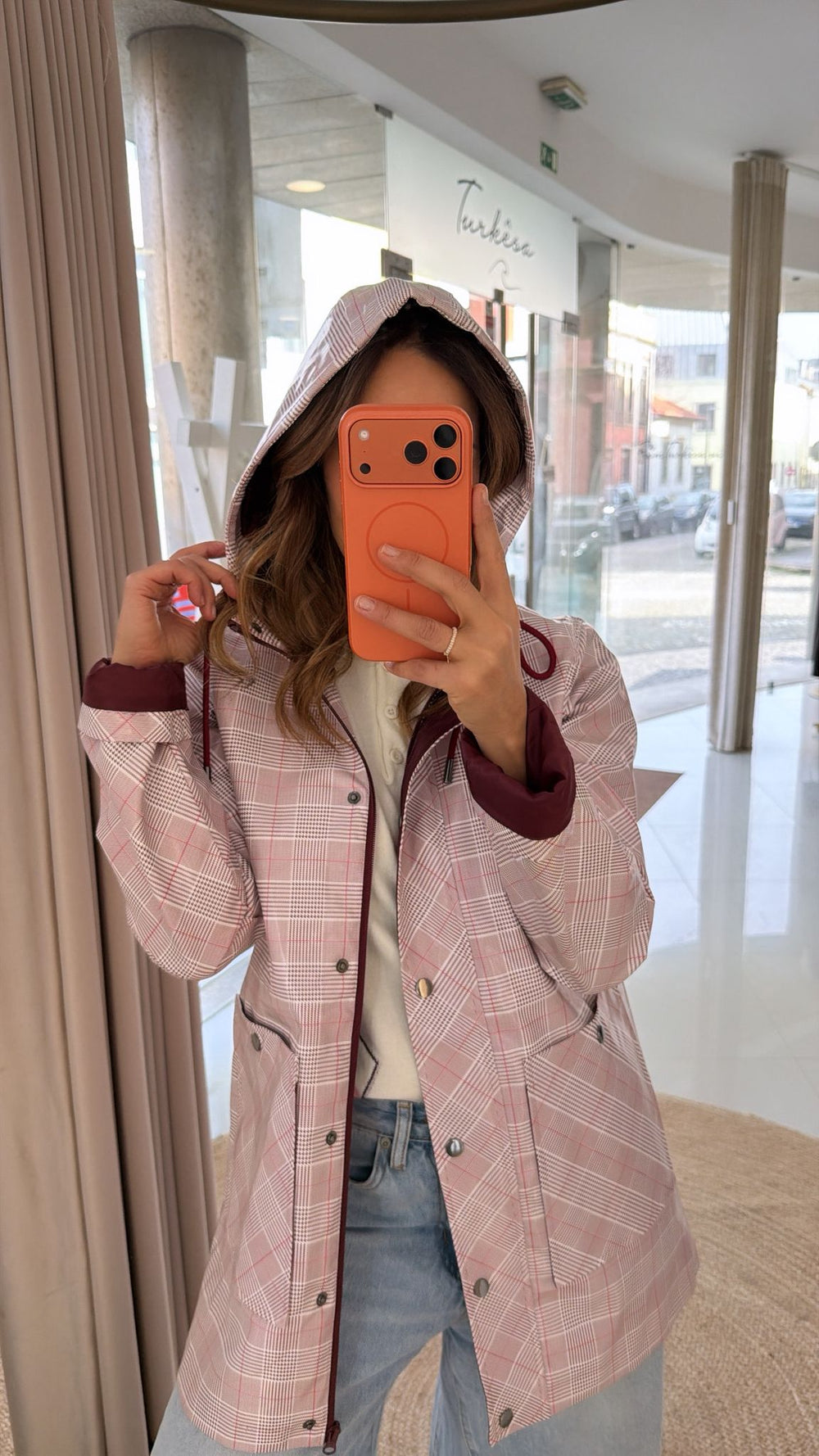 Parka Impermeável aos Quadrados Rosa